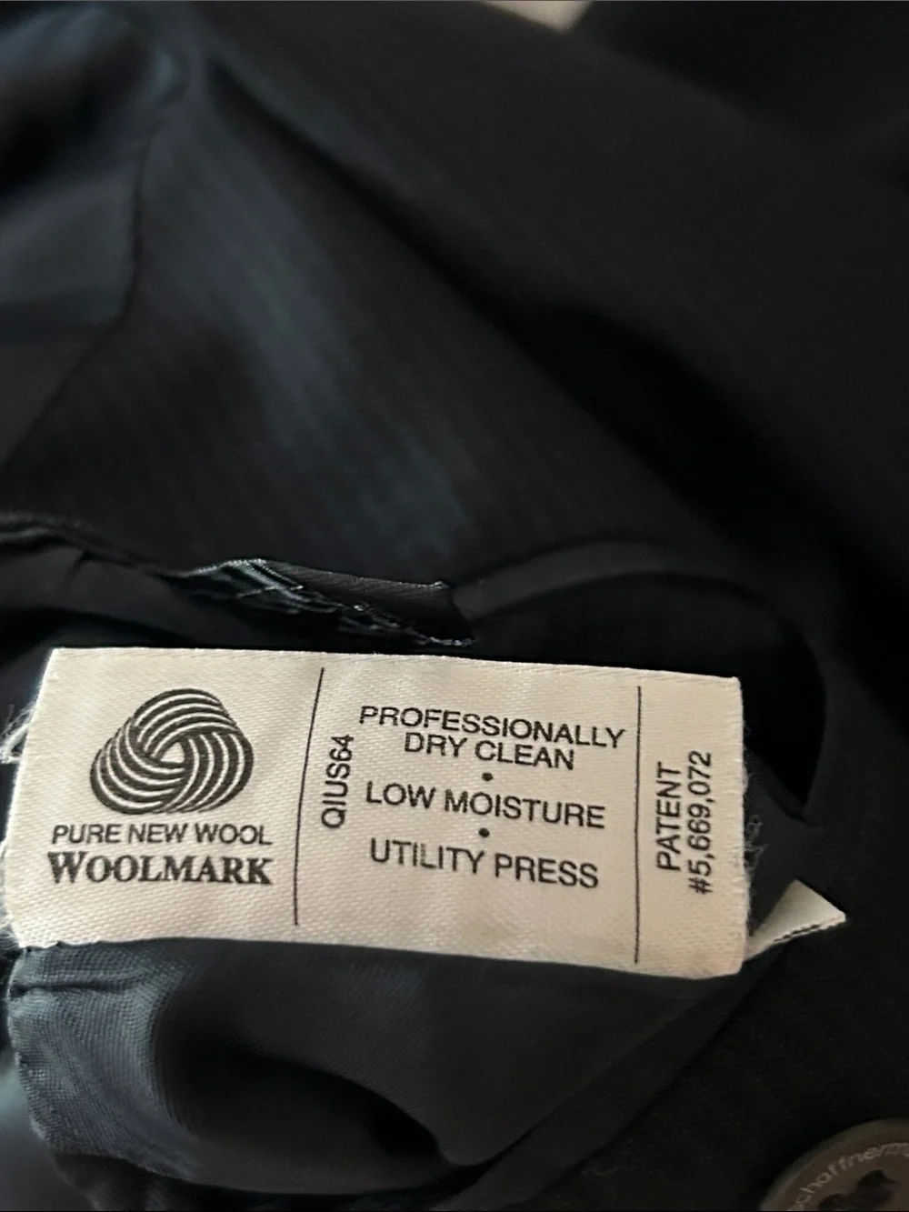 Heart Schaffner Marx Men's Gold Trumpeter Black Pinstripe Wool Blazer, Size 50R